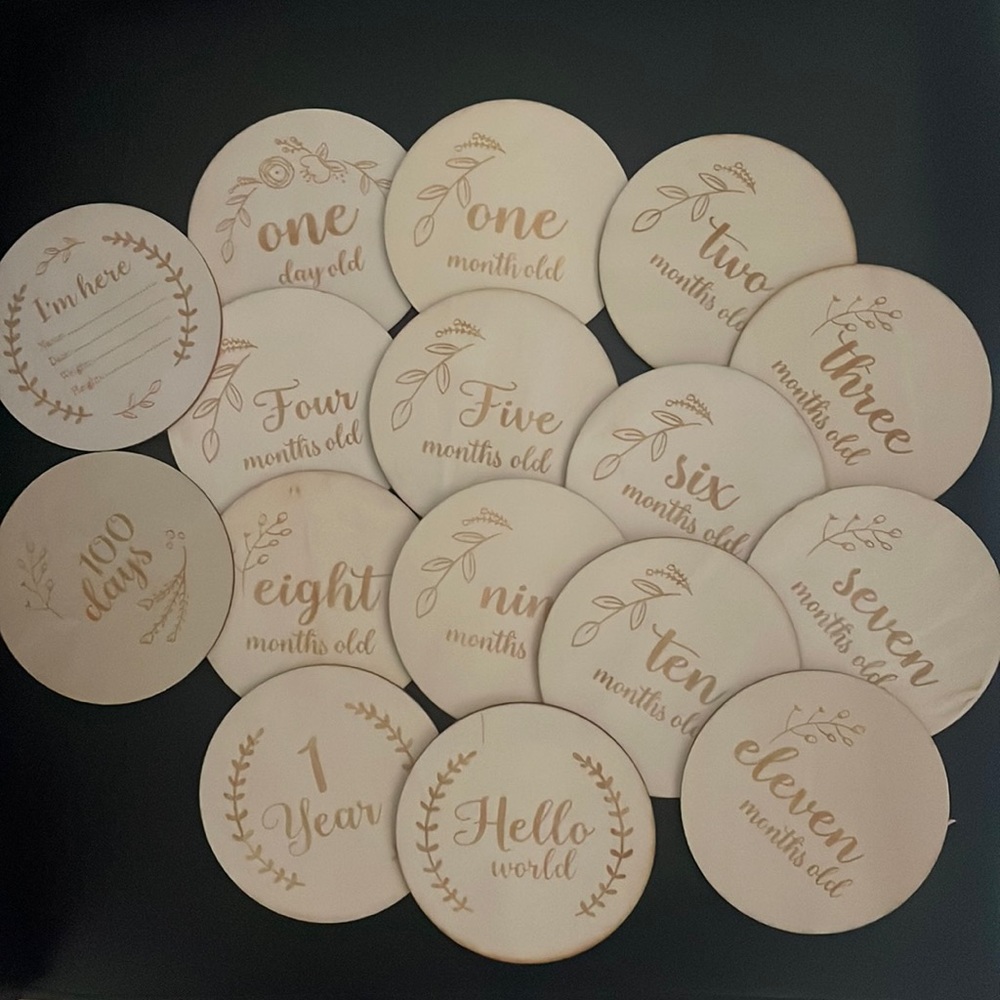 Milestone wooden circles